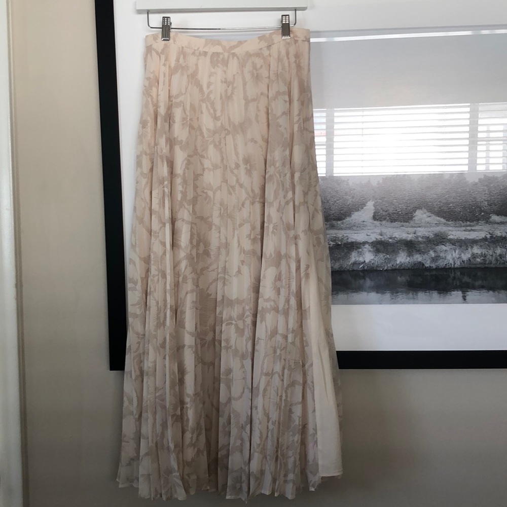 Pleated skirt 2
